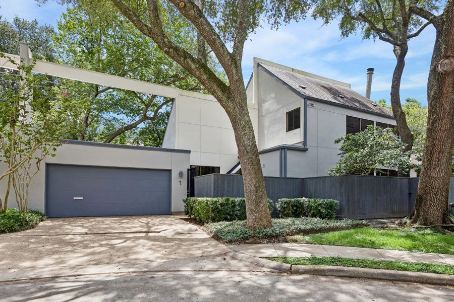 Property photo for 1 Boulevard Green, Bellaire, TX