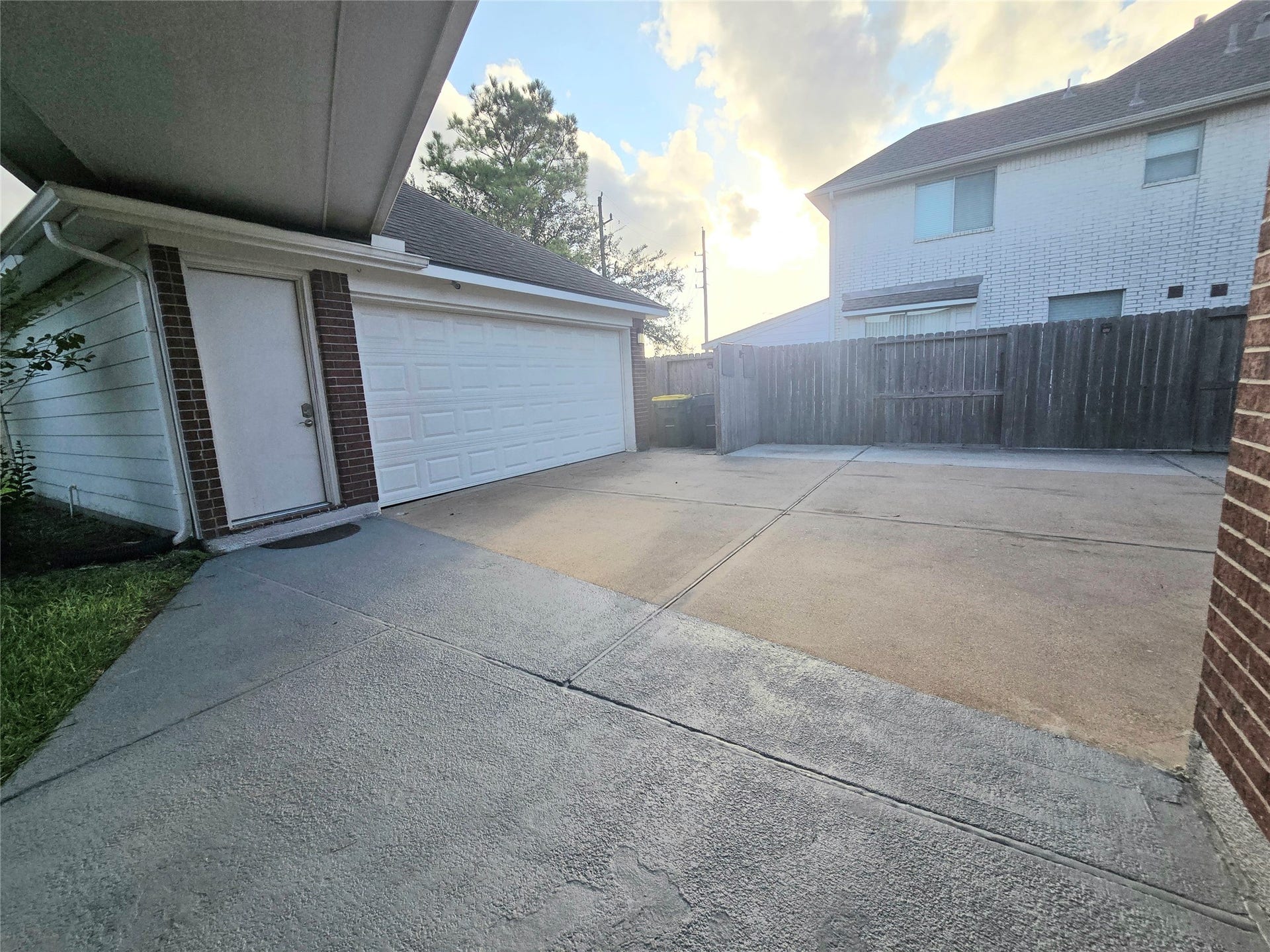 Breezeway covers you as you walk from garage to the house on a rainy day