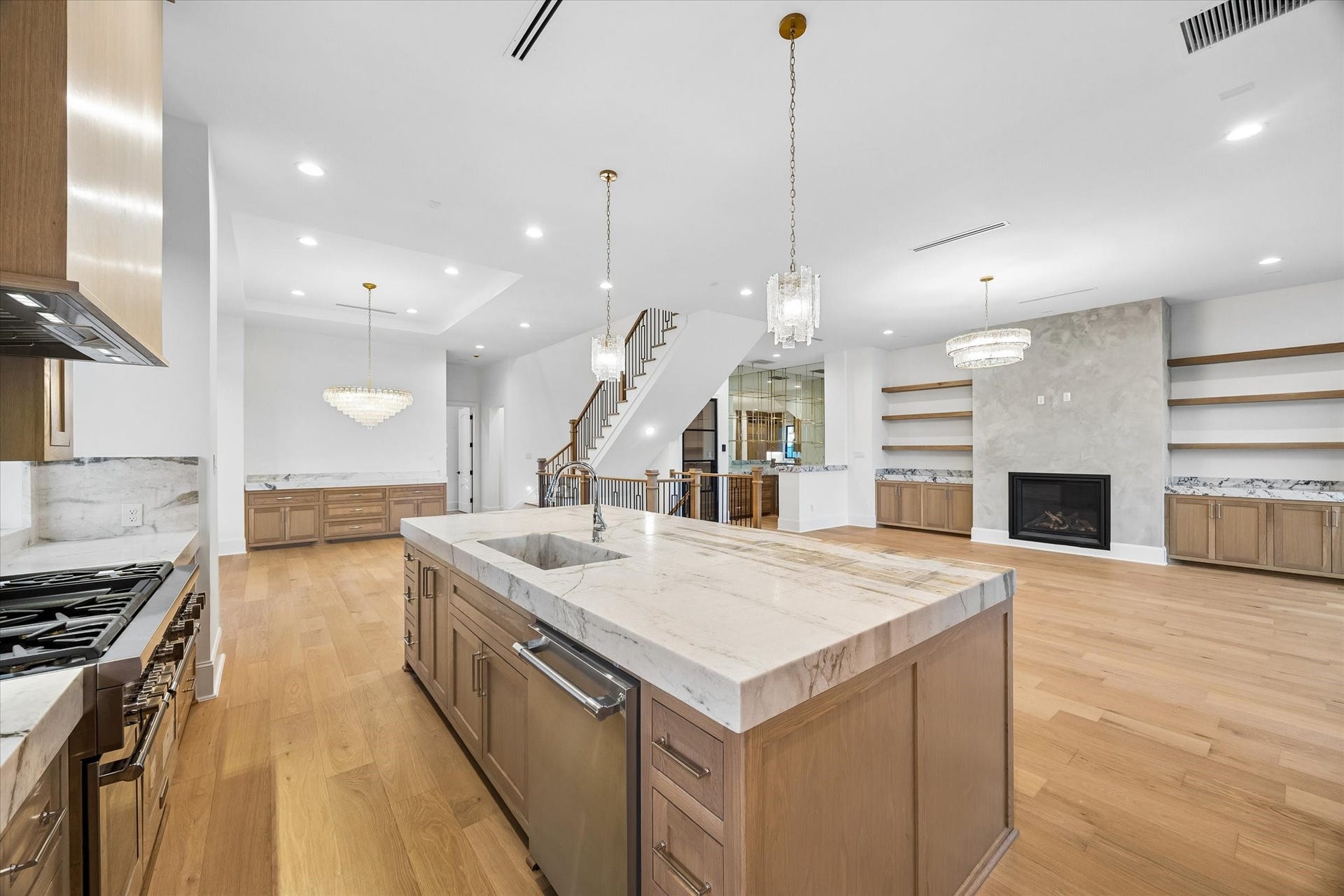4702 Sunset Circle, Sugar Land, TX 77479