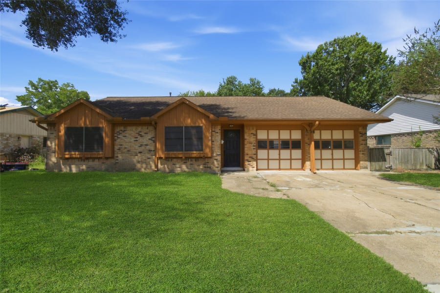 Property photo for 2106 Rose Rd, Pearland, TX
