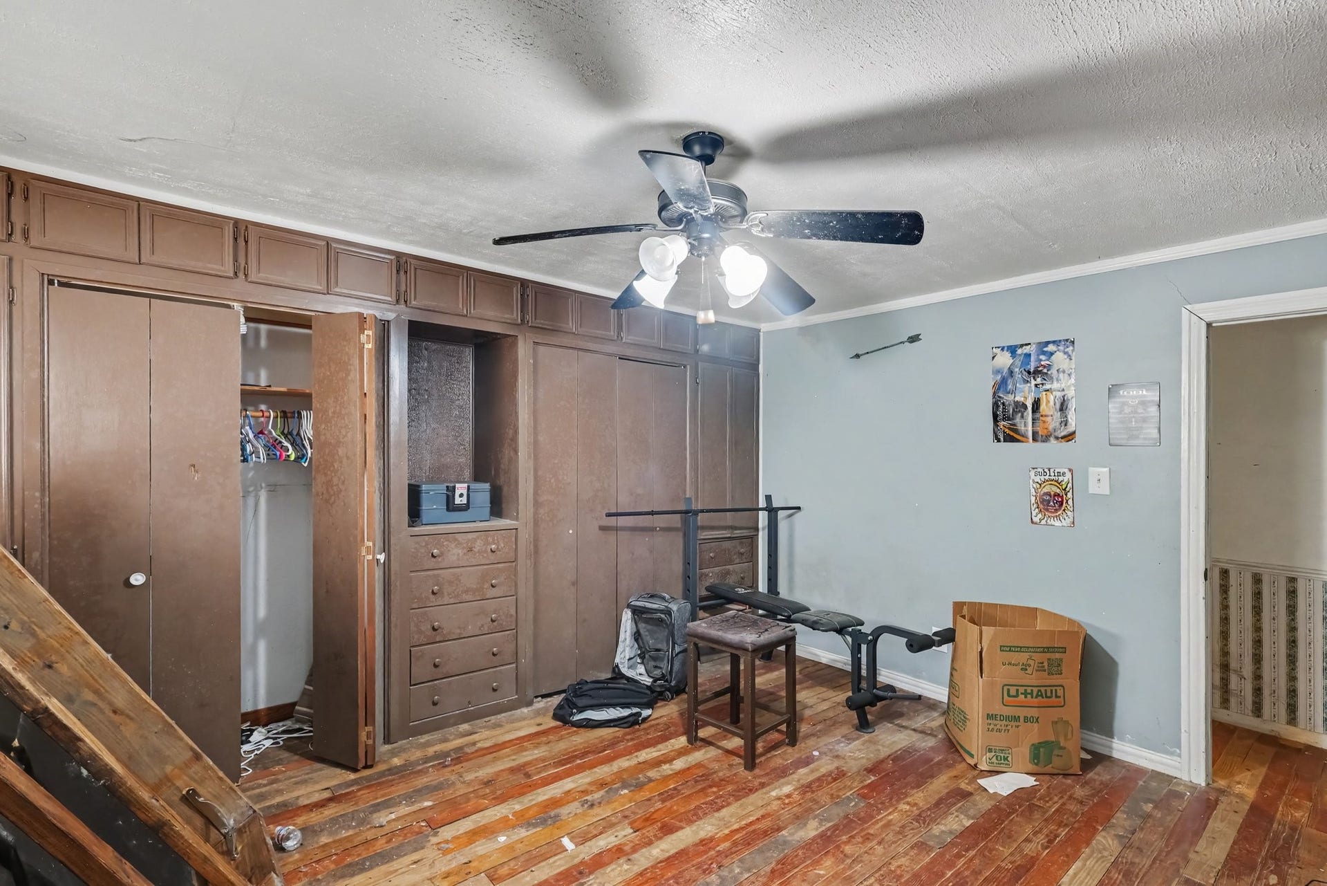 11 Craig Street, Baytown, TX 77521 Bedroom 3 Features build in closets-access to shared bathroom with bedroom 2