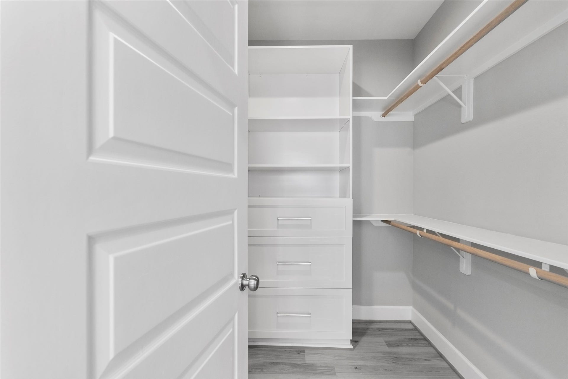 1122 W 16th Street, #B, Houston, TX 77008 Primary closet - third floor
