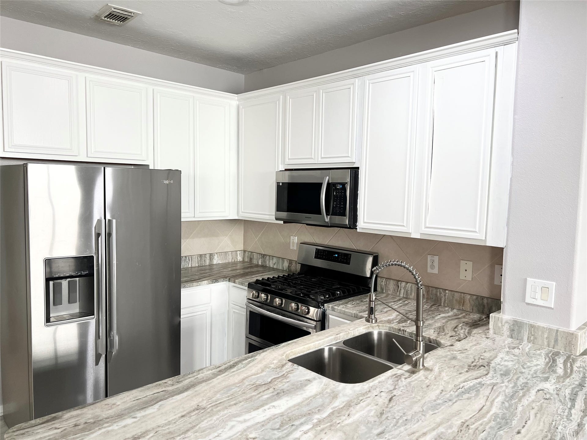 15838 Collinsville Drive, Tomball, TX 77377 15838 Collinsville Drive, Tomball, TX 77377