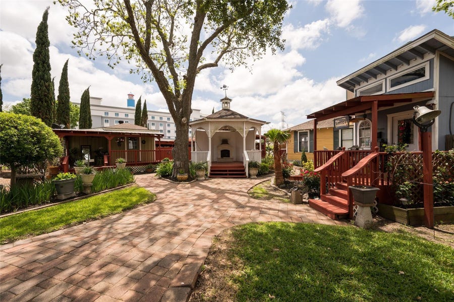 Property photo for 507 8th Street, Kemah, TX