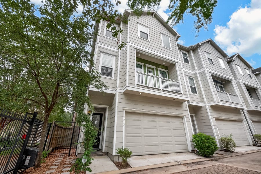 Property photo for 2213 Bellefontaine Street, Houston, TX