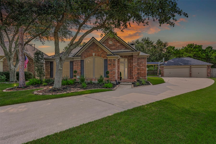 Property photo for 6147 Sheffield Lane, League City, TX