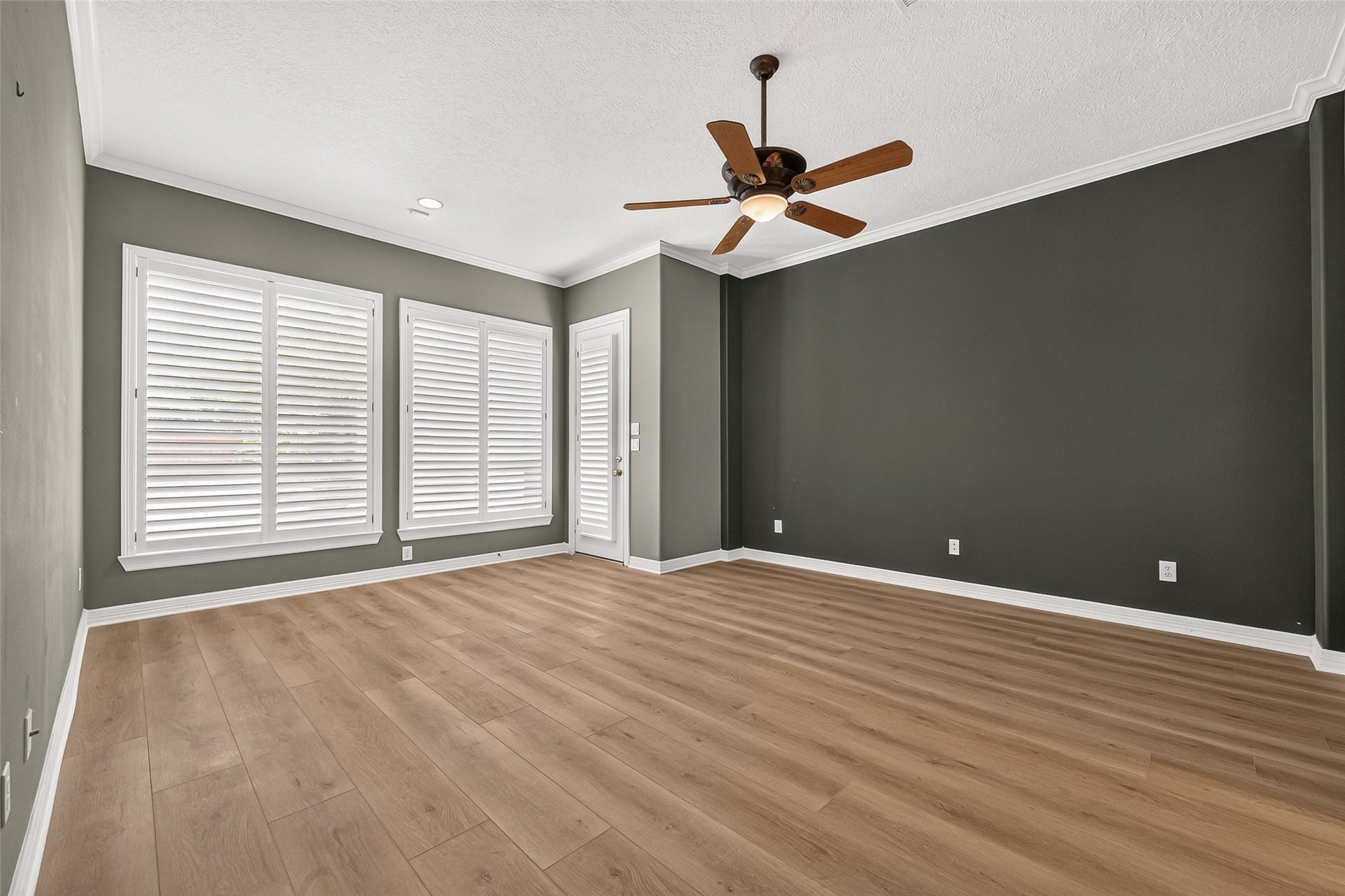 63 Harbor View Drive, Sugar Land, TX 77479 Spacious owner's retreat with a door giving you direct access to the backyard