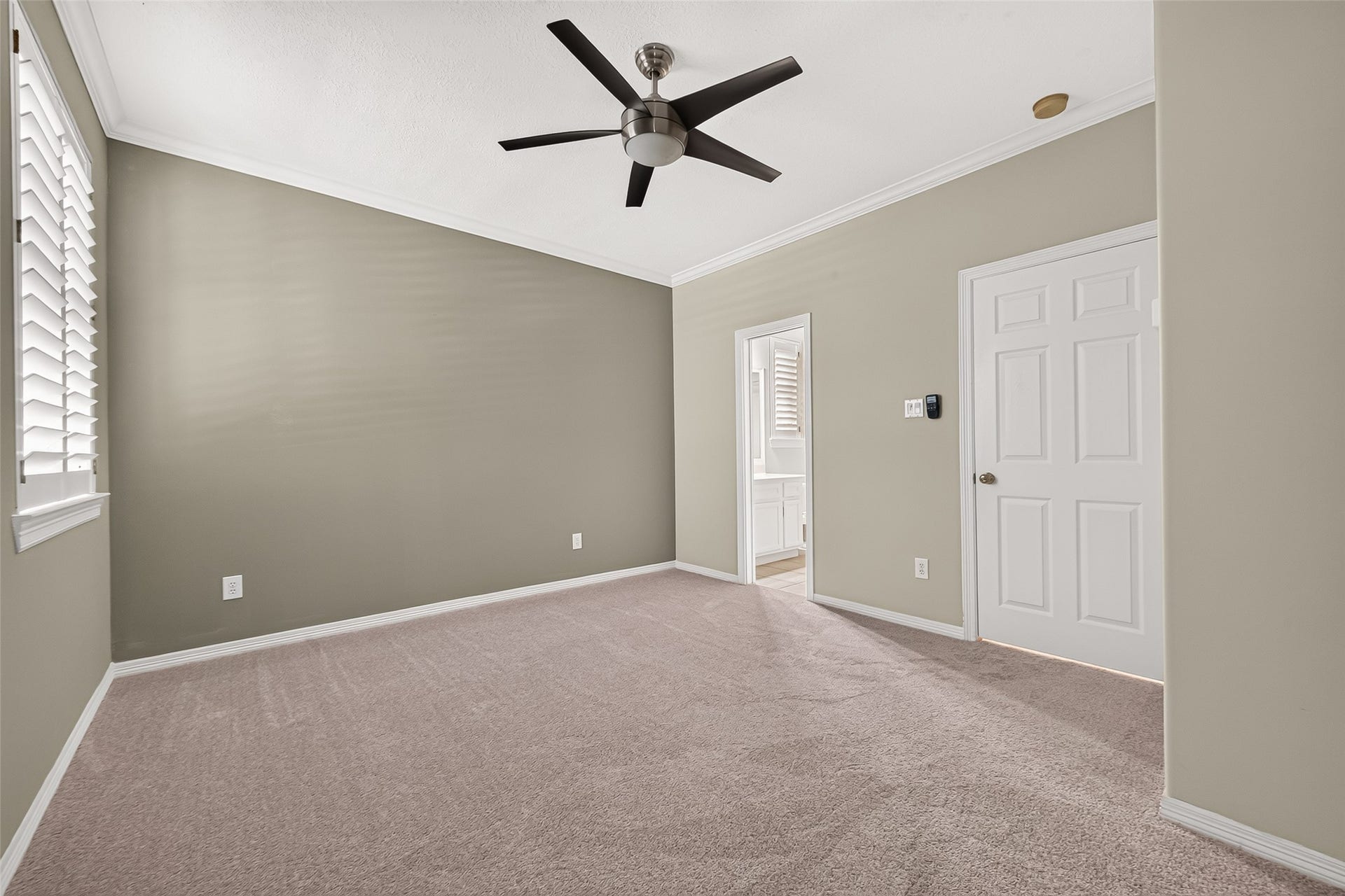 63 Harbor View Drive, Sugar Land, TX 77479 Spacious secondary bedroom