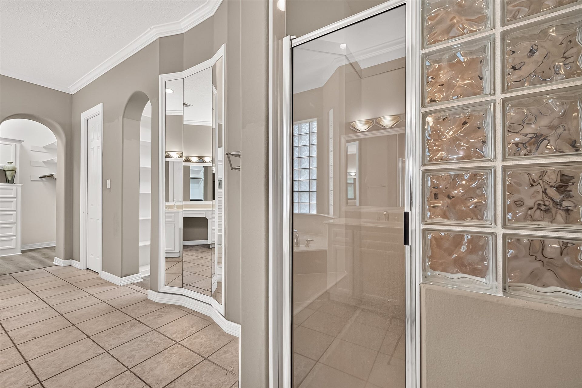 63 Harbor View Drive, Sugar Land, TX 77479 Separate shower and double closets in owner's bath