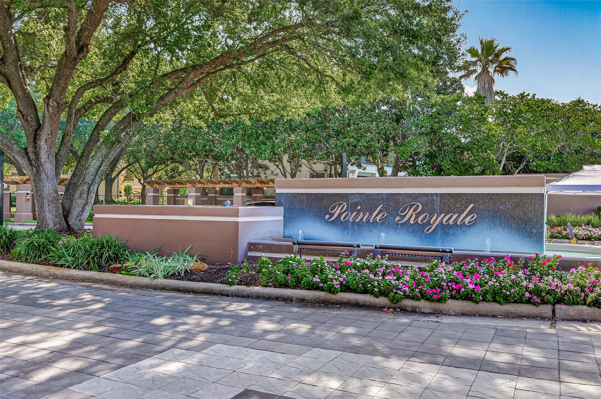 63 Harbor View Drive, Sugar Land, TX 77479 Your new home sweet home awaits you in this gated Pointe Royale at New Territory