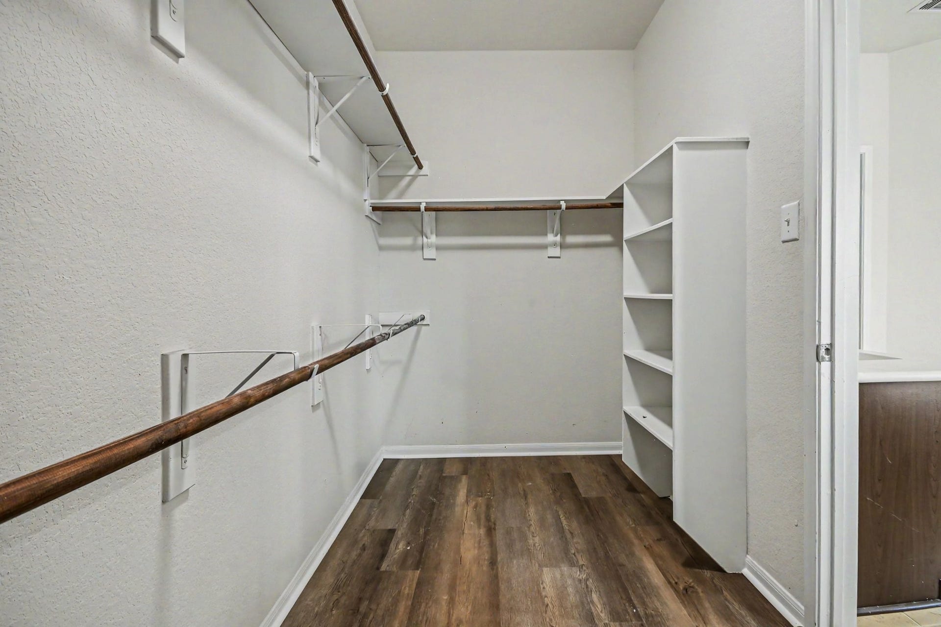 1439 Barras Street, Alvin, TX 77511 1439 Barras Street, Alvin, TX 77511