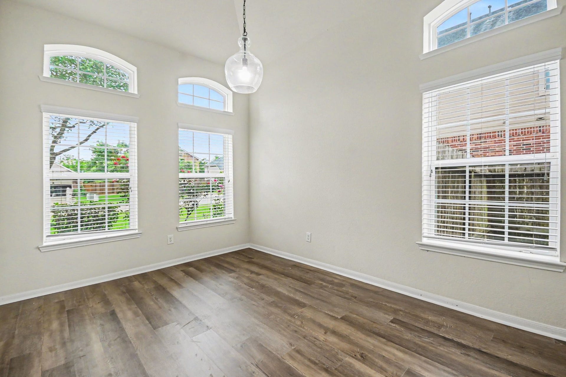 1439 Barras Street, Alvin, TX 77511 1439 Barras Street, Alvin, TX 77511