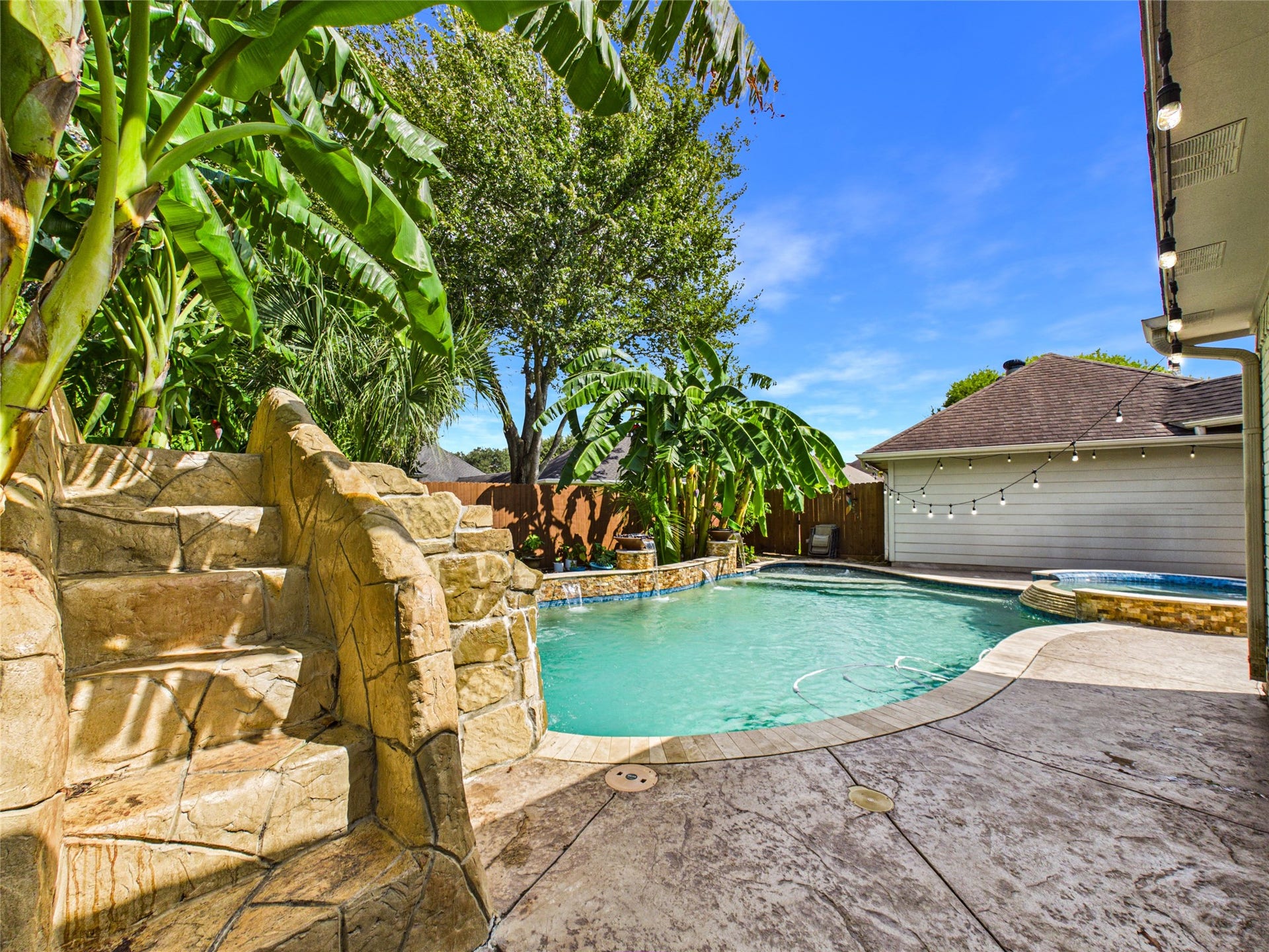 2876 Love Lane, Friendswood, TX 77546 2876 Love Lane, Friendswood, TX 77546