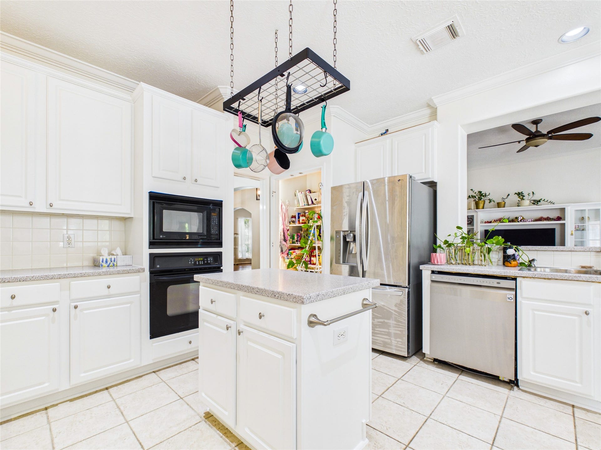 2876 Love Lane, Friendswood, TX 77546 2876 Love Lane, Friendswood, TX 77546