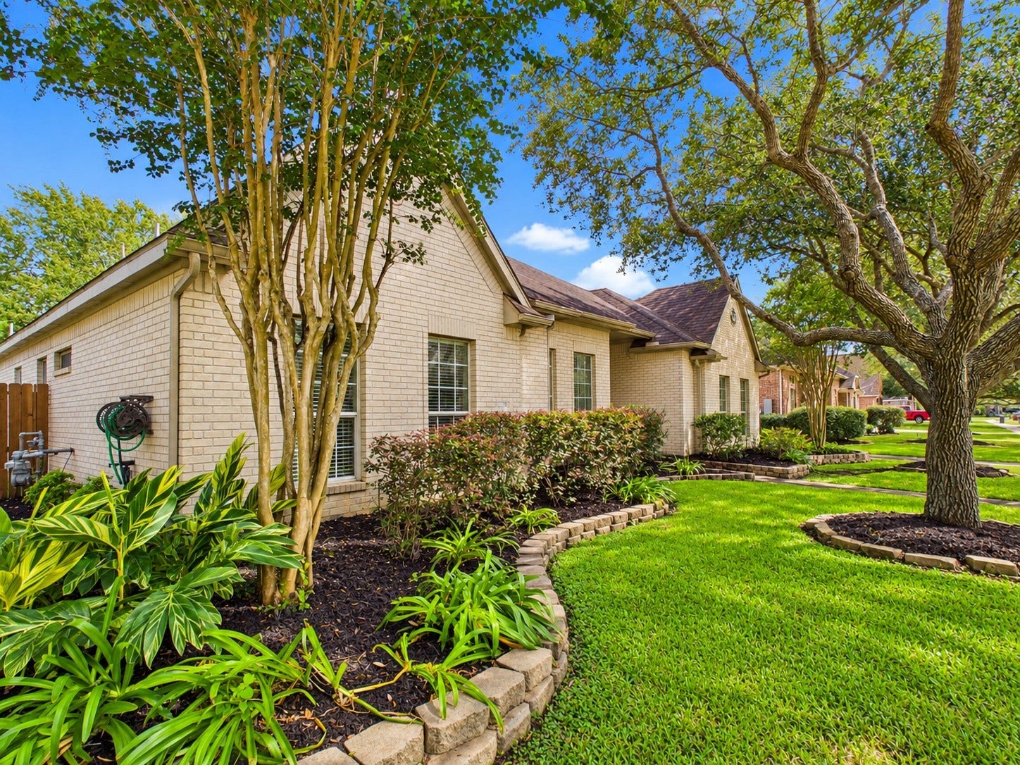 2876 Love Lane, Friendswood, TX 77546 2876 Love Lane, Friendswood, TX 77546