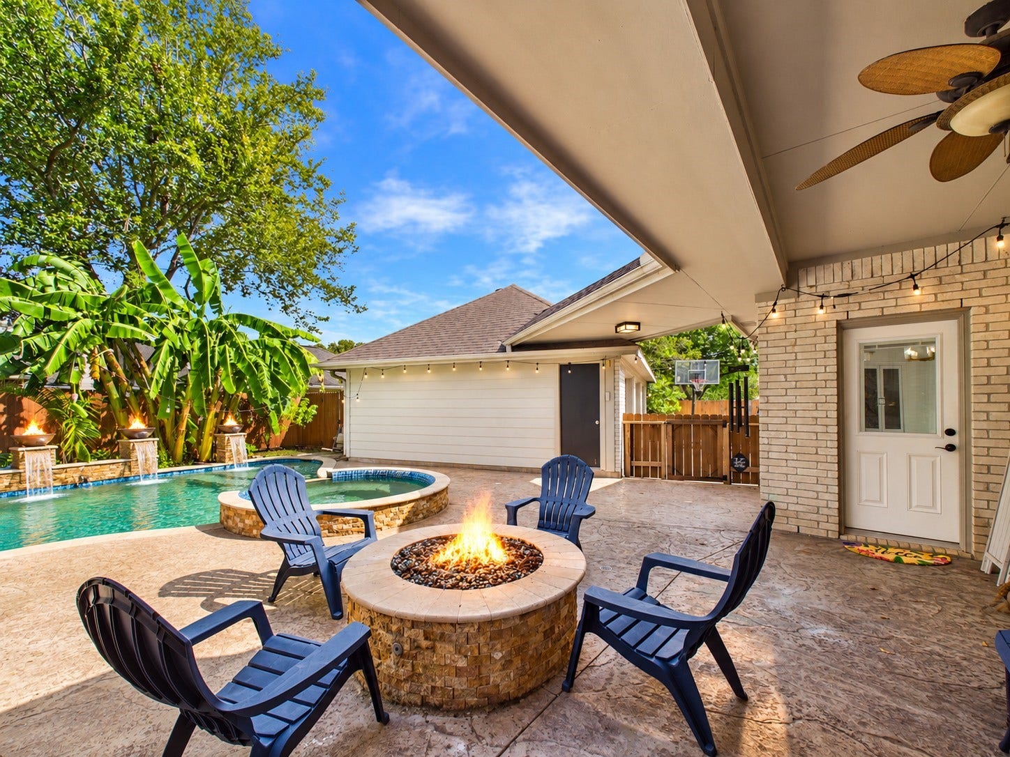 2876 Love Lane, Friendswood, TX 77546 2876 Love Lane, Friendswood, TX 77546