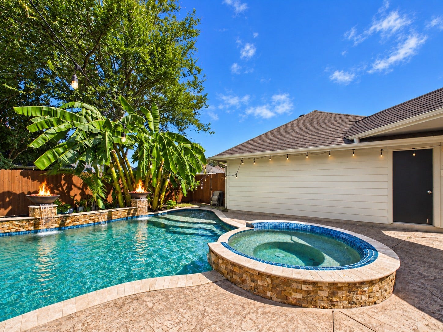 2876 Love Lane, Friendswood, TX 77546 2876 Love Lane, Friendswood, TX 77546