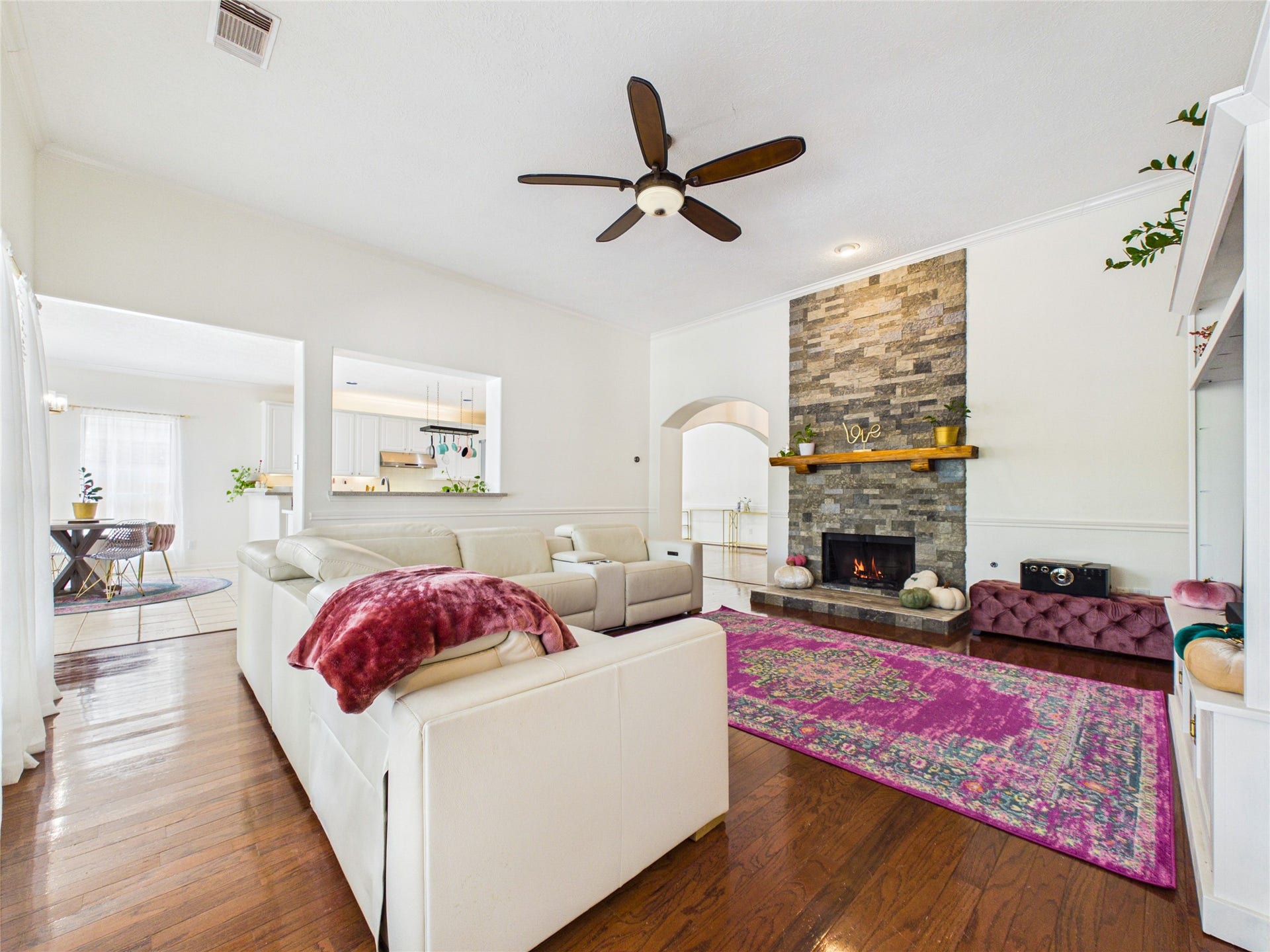 2876 Love Lane, Friendswood, TX 77546 2876 Love Lane, Friendswood, TX 77546