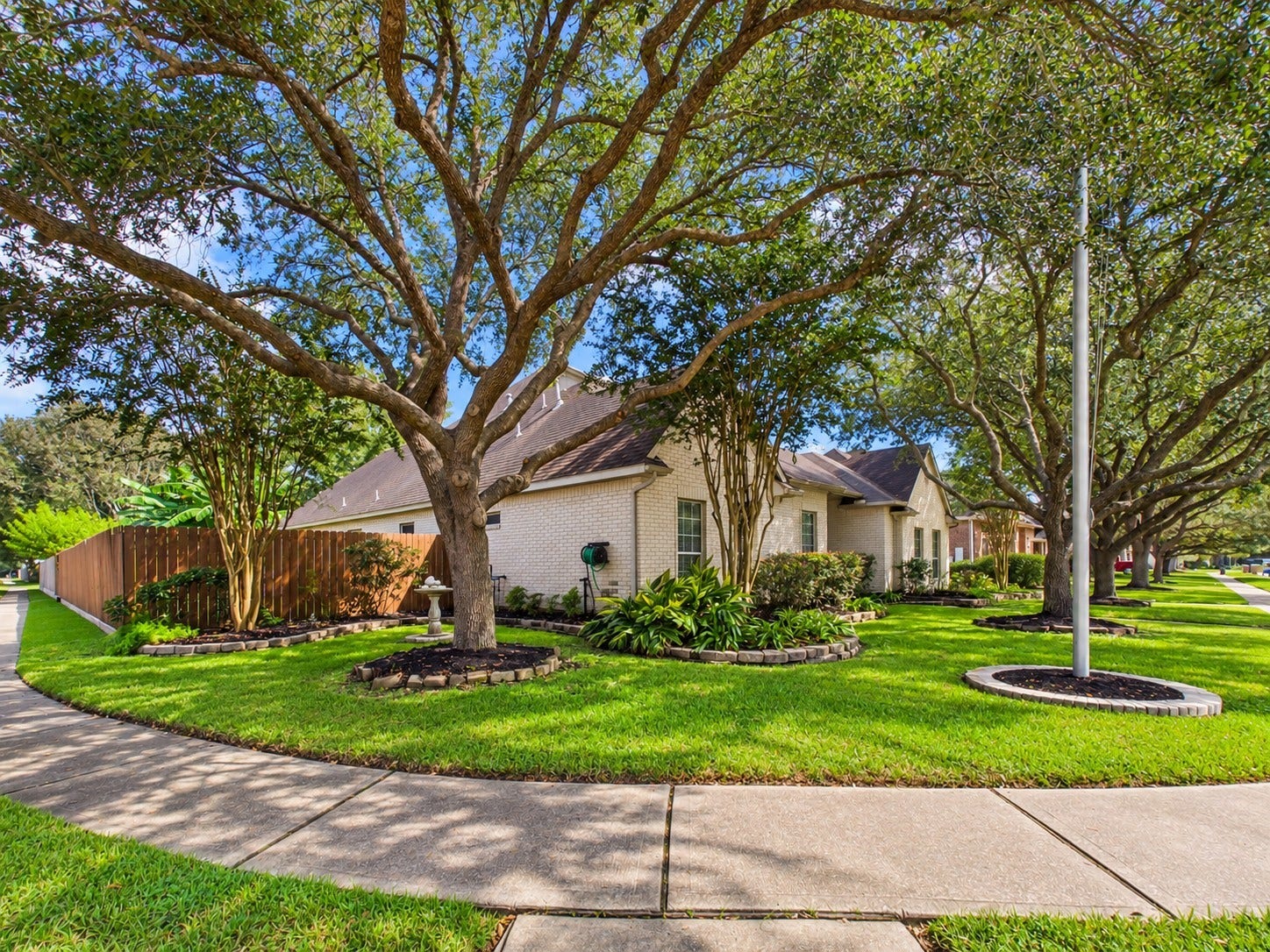 2876 Love Lane, Friendswood, TX 77546 2876 Love Lane, Friendswood, TX 77546