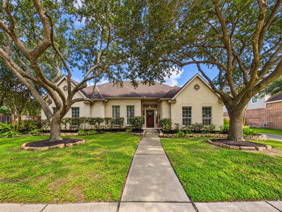Property photo for 2876 Love Lane, Friendswood, TX