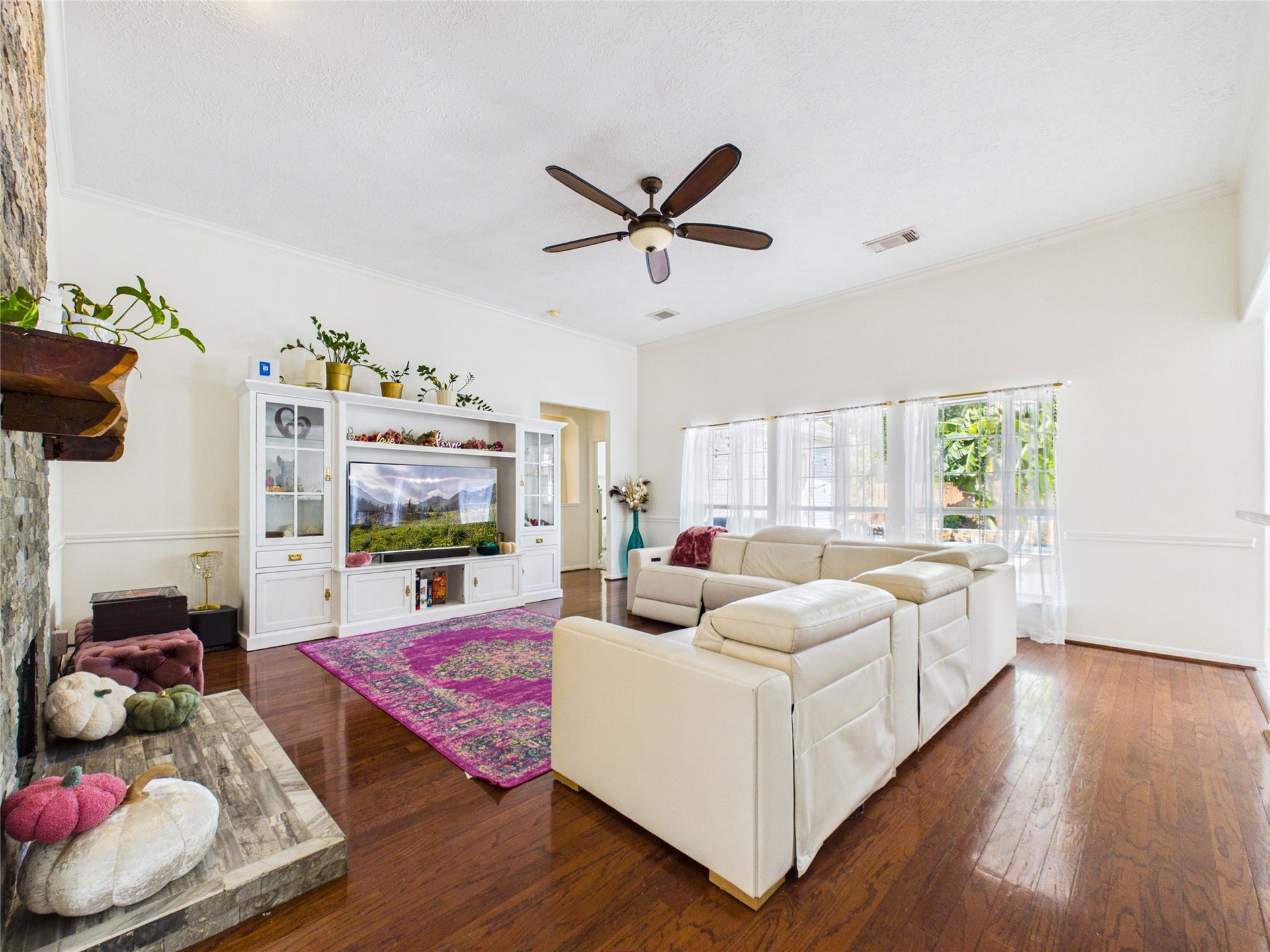 2876 Love Lane, Friendswood, TX 77546 2876 Love Lane, Friendswood, TX 77546