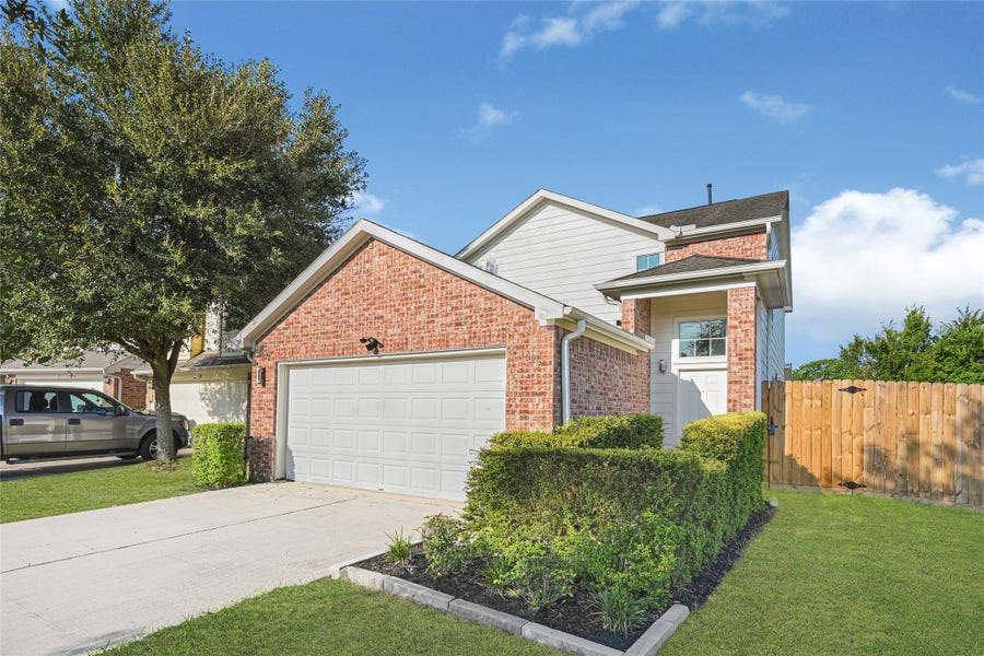 Property photo for 11226 Valley Kings Drive, Houston, TX