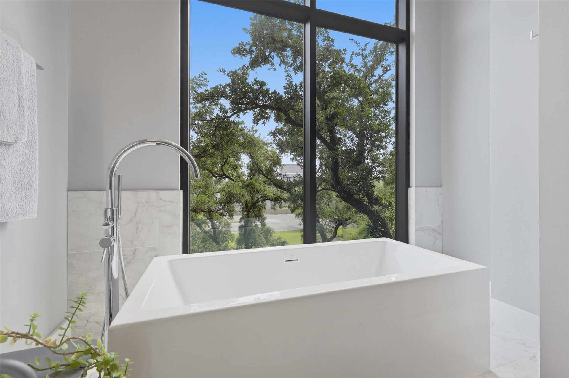 2710 Steel Street, #405, Houston, TX 77098 2710 Steel Street, #405, Houston, TX 77098