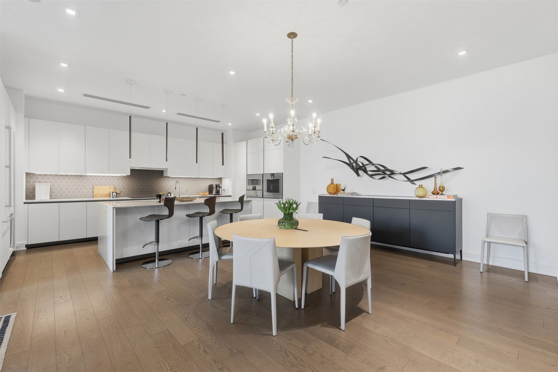 2710 Steel Street, #405, Houston, TX 77098 2710 Steel Street, #405, Houston, TX 77098