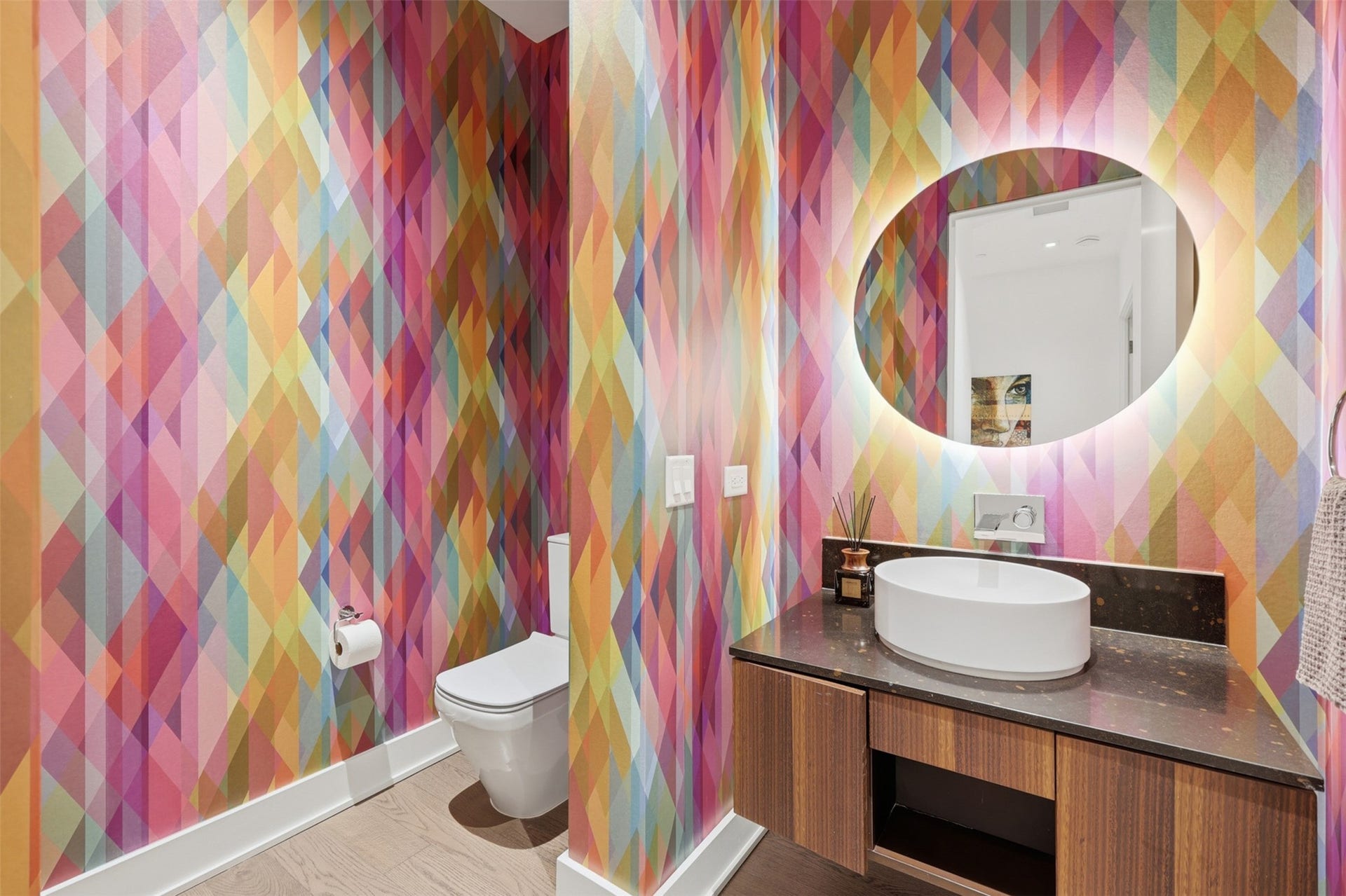 2710 Steel Street, #405, Houston, TX 77098 Powder bathroom.