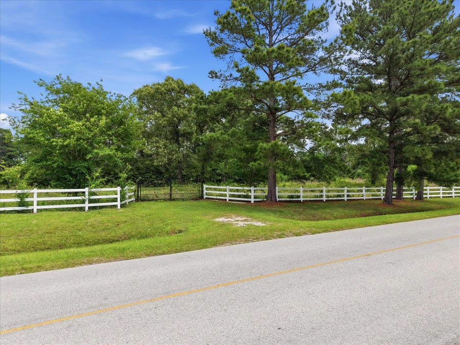 Property photo for 430 Ruel Road, Magnolia, TX