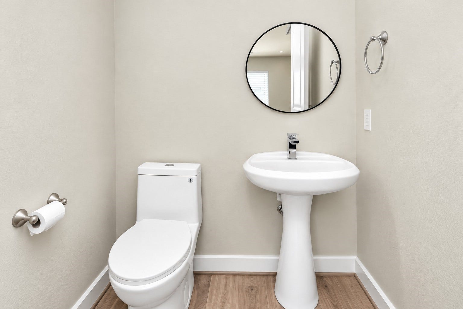 5908 Jasper Jones Way, Houston, TX 77091 Half bath located on the 1st floor.
