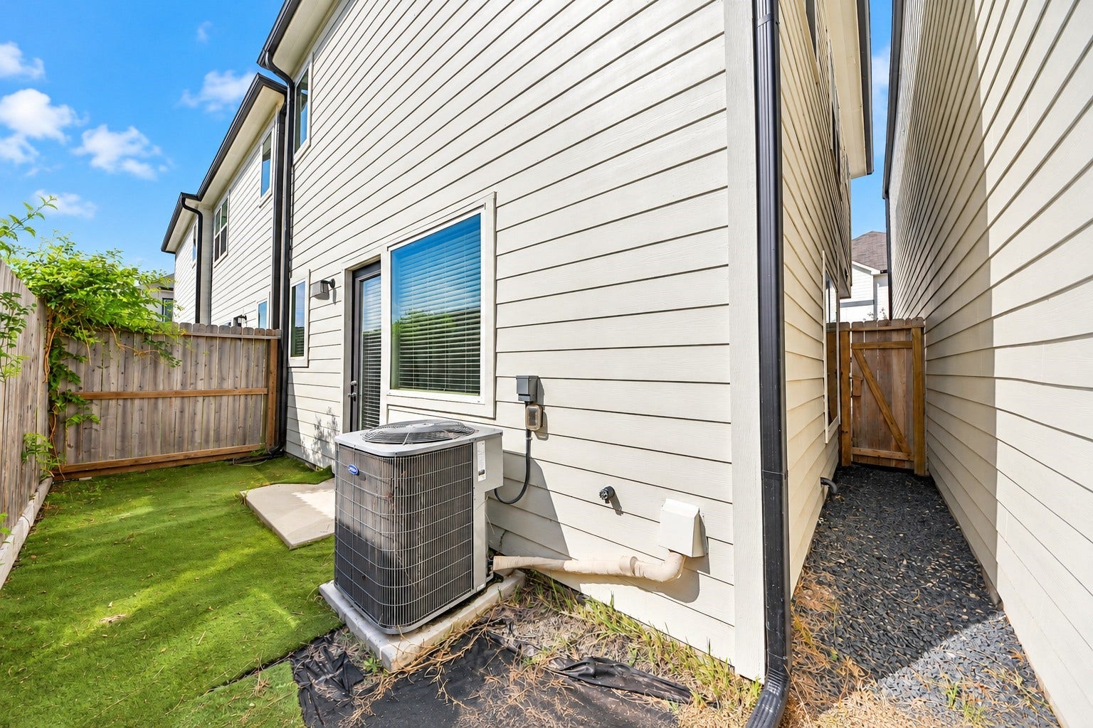 5908 Jasper Jones Way, Houston, TX 77091 Fenced backyard with no back neighbors.