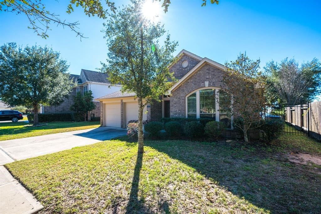 11015 Brighton Gardens Drive, Richmond, TX 77406