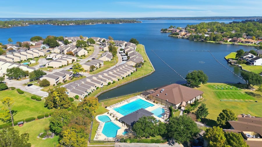 Property photo for 24 Lakeview Village, Conroe, TX