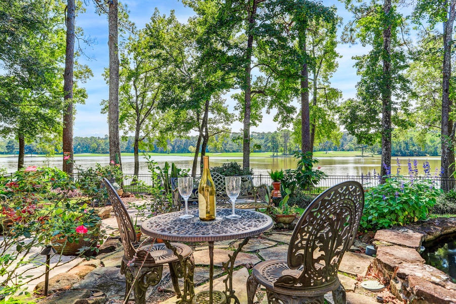 Property photo for 14 Shorelake Drive, Kingwood, TX