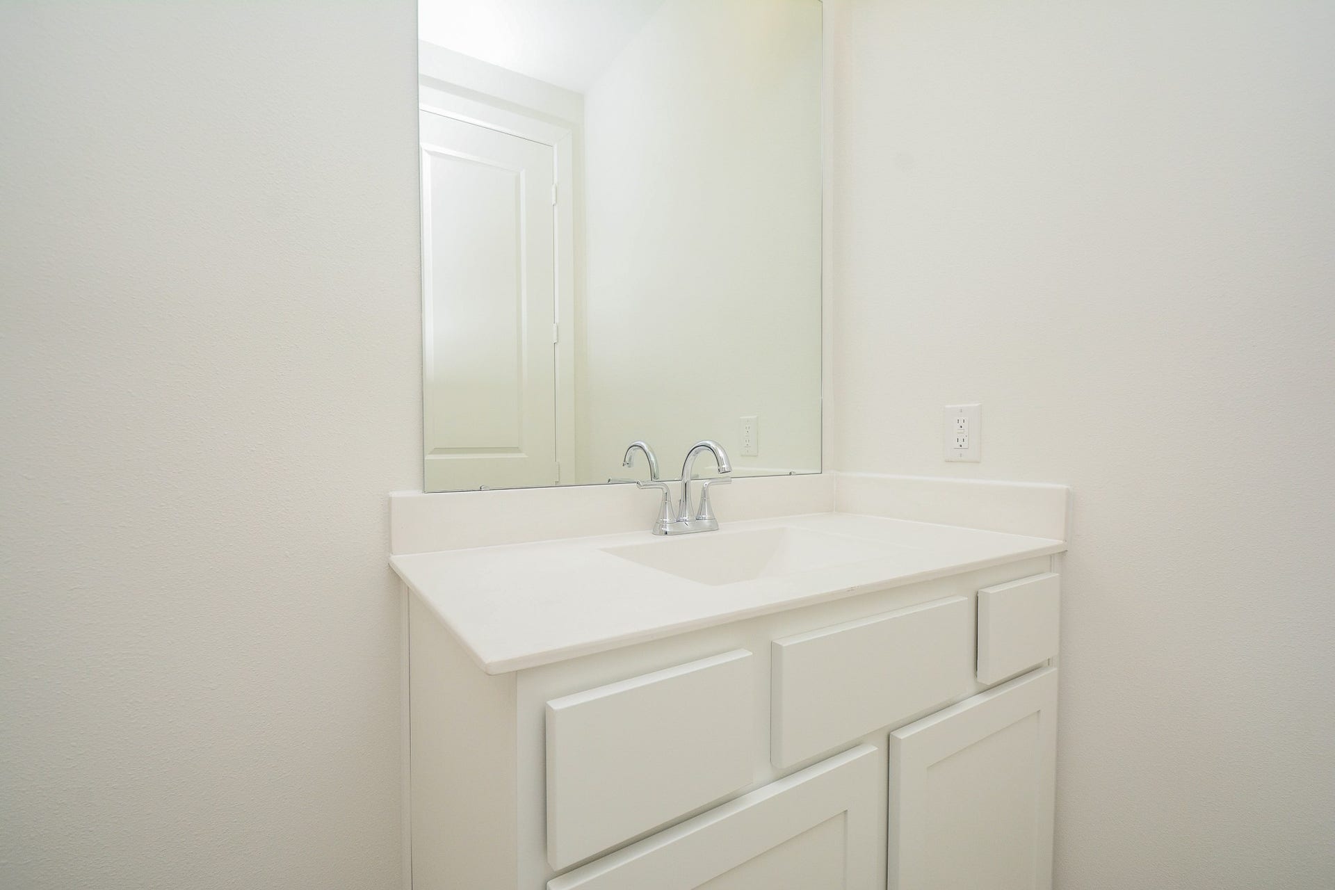 Well-appointed secondary bathroom with modern finishes