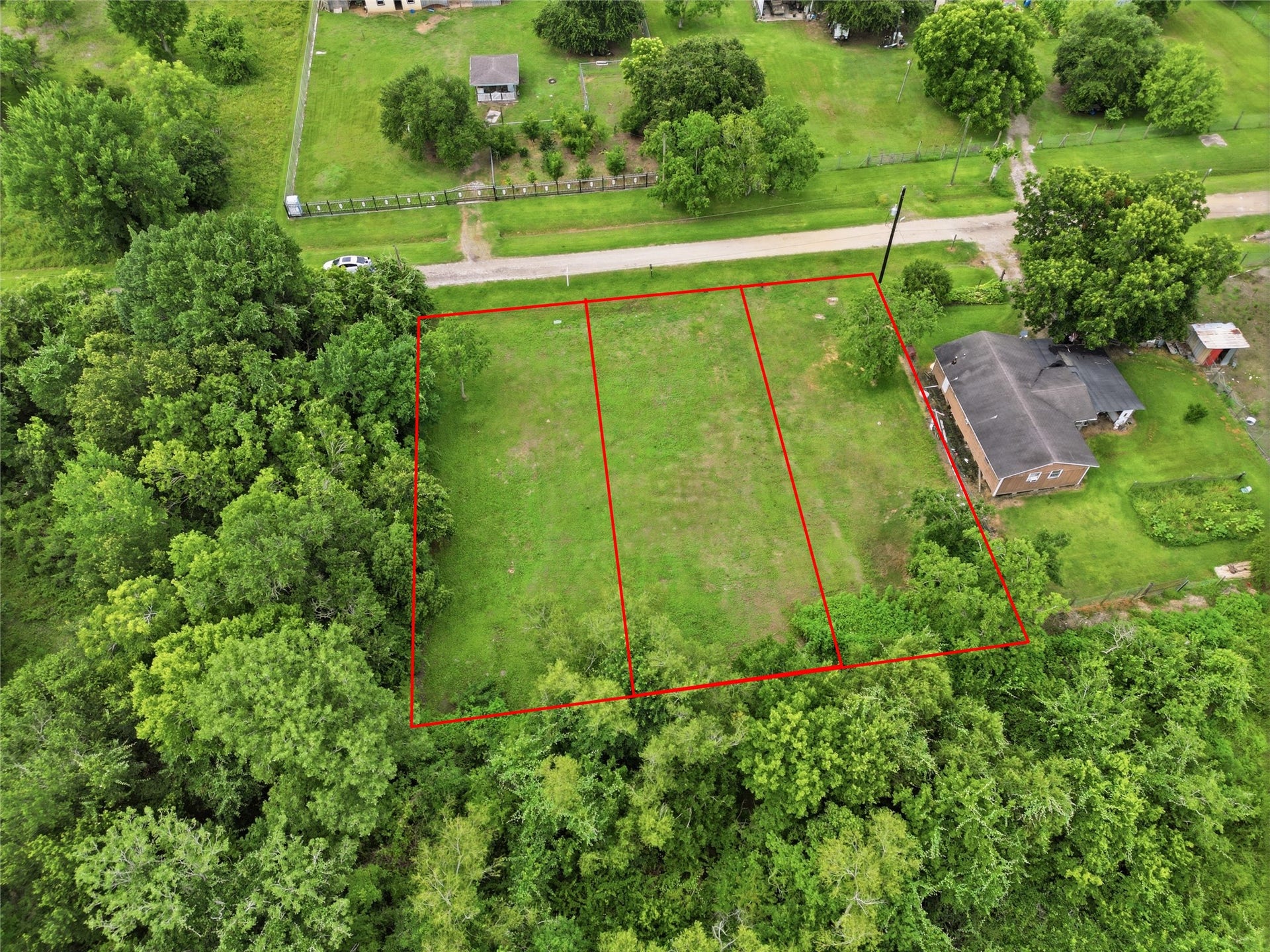 7117 Lewis Road, Hitchcock, TX 77563 7117 Lewis Road, Hitchcock, TX 77563