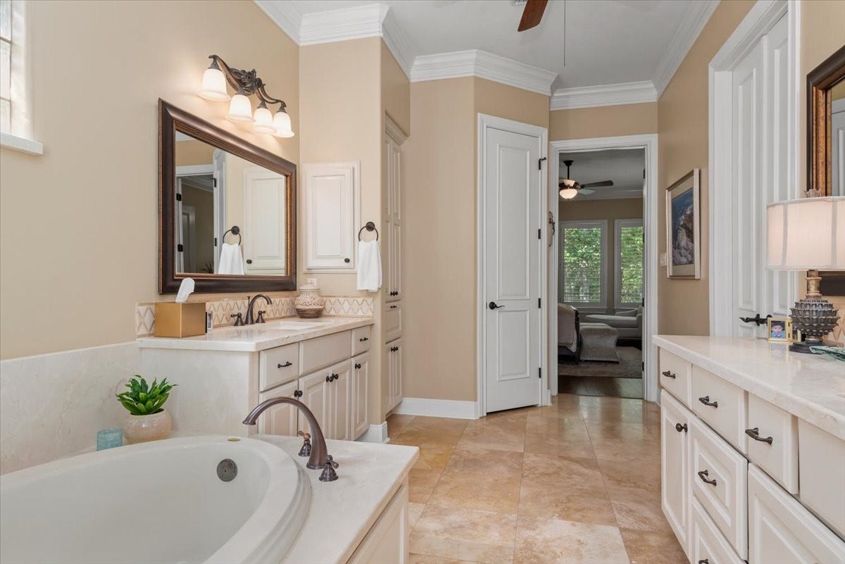 5530 Regal Landing Drive, Kingwood, TX 77345 Primary bathroom.