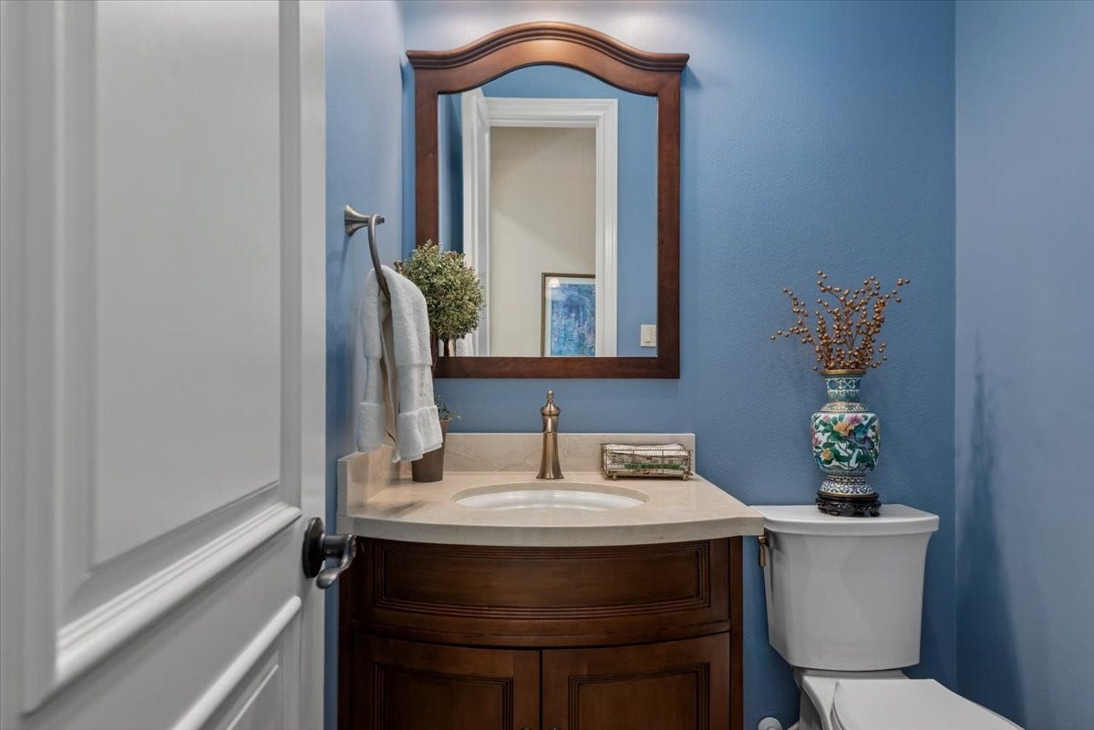 5530 Regal Landing Drive, Kingwood, TX 77345 The powder room.