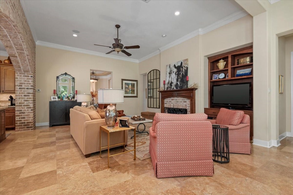 5530 Regal Landing Drive, Kingwood, TX 77345 Living room view 4.