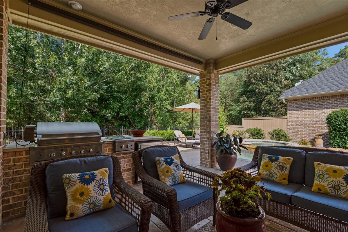5530 Regal Landing Drive, Kingwood, TX 77345 Love the wall of trees!