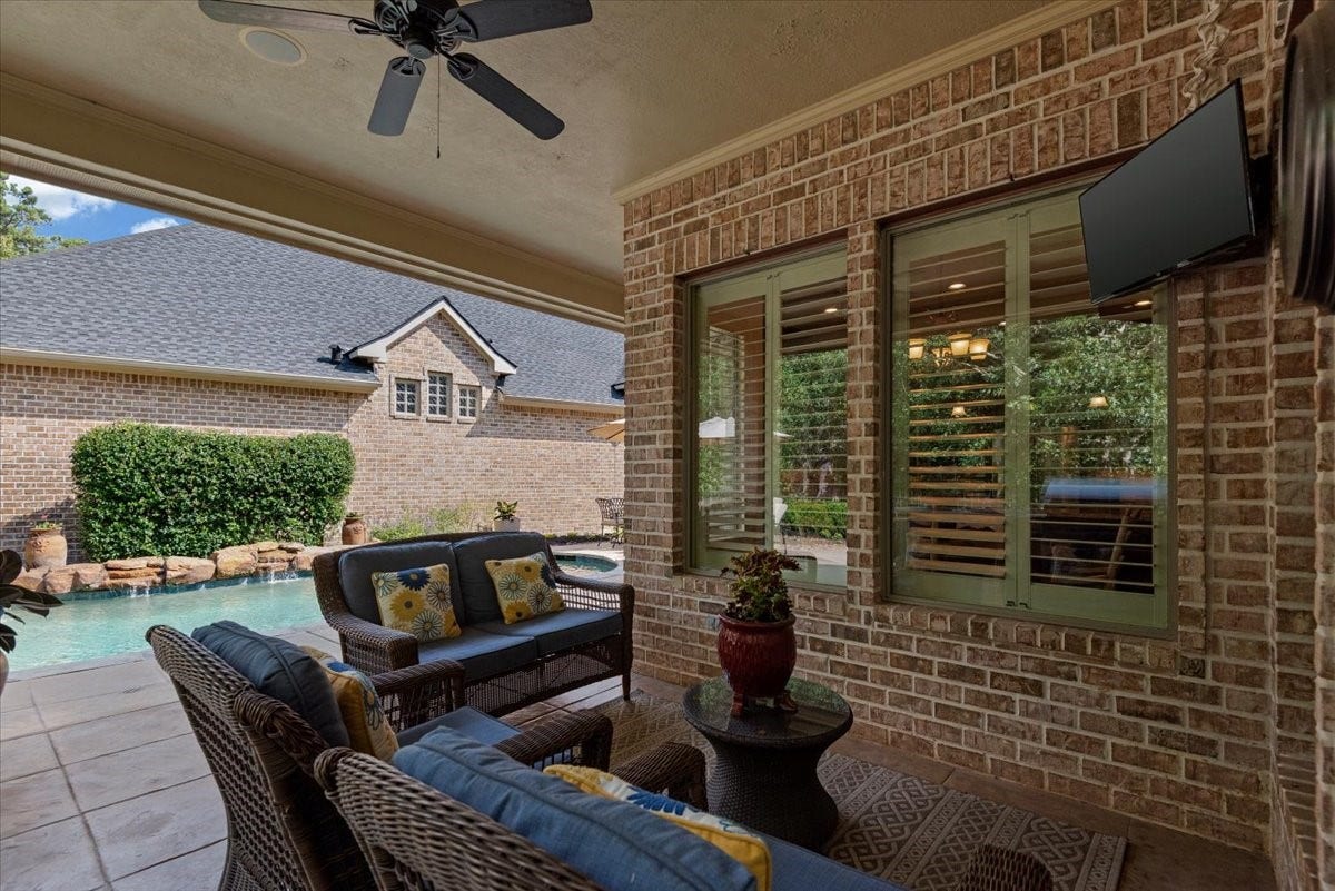 5530 Regal Landing Drive, Kingwood, TX 77345 View 2 of the patio.
