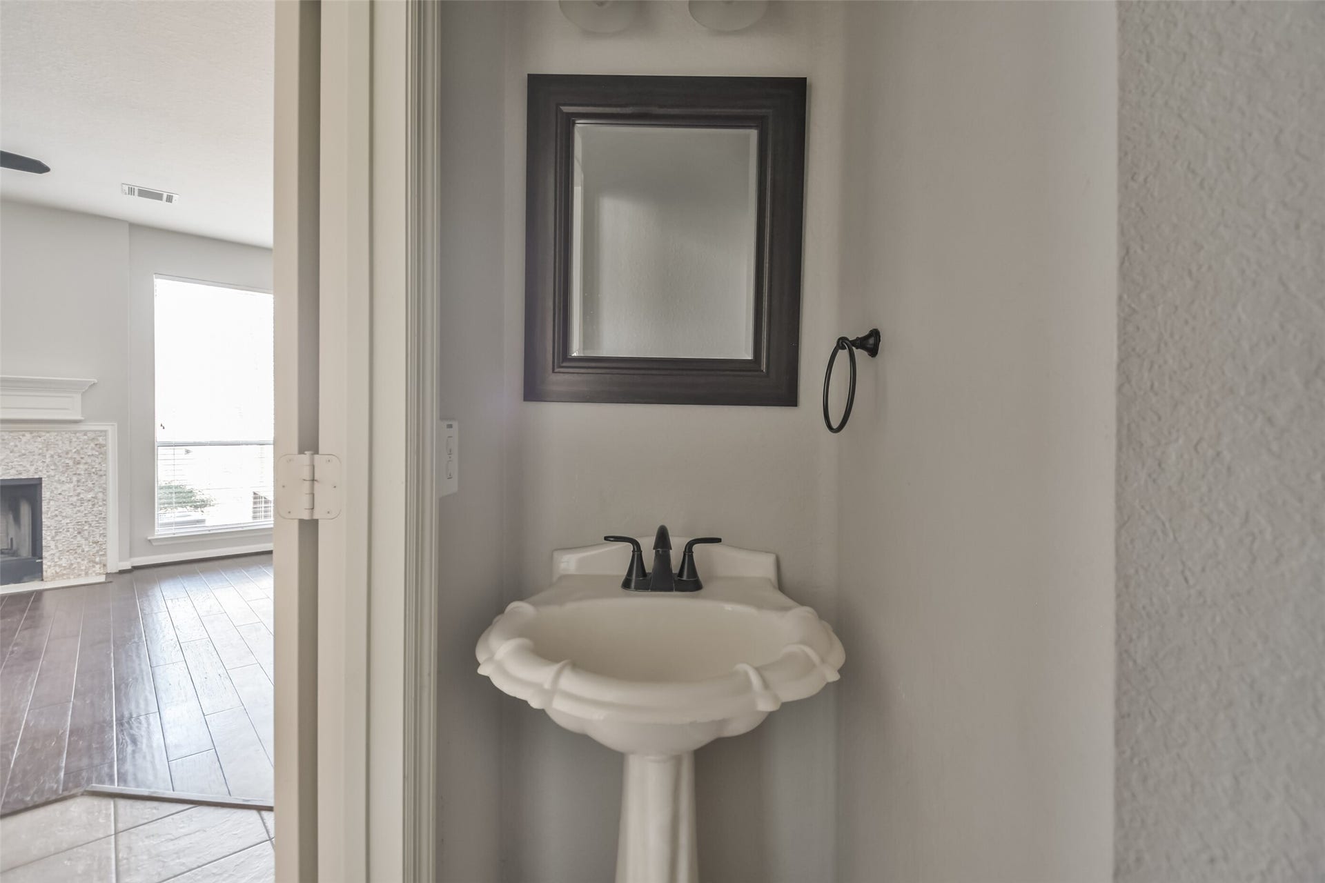 43 Alderon Woods Place, The Woodlands, TX 77382 43 Alderon Woods Place, The Woodlands, TX 77382