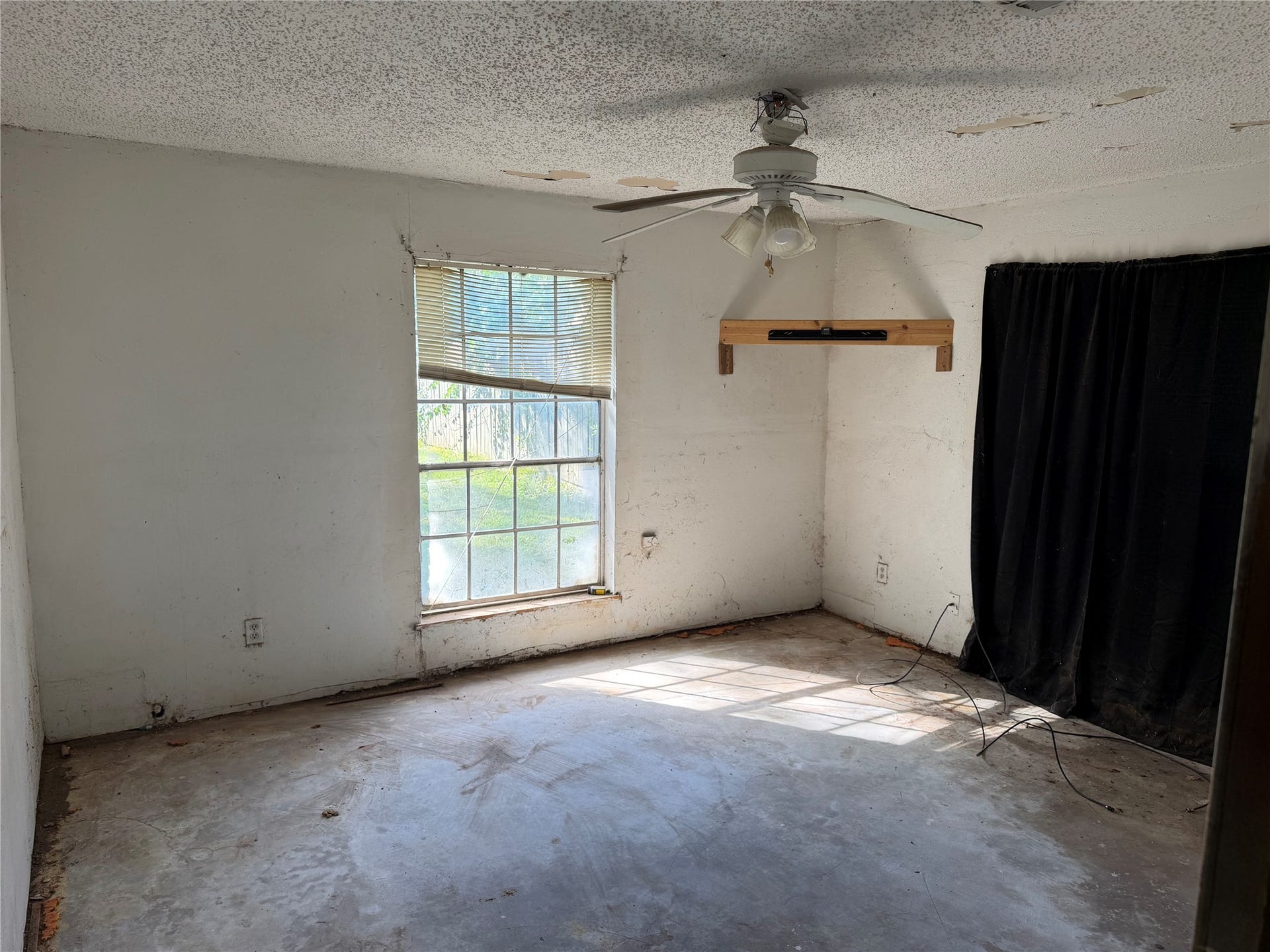 7102 Wendemere Street, Houston, TX 77088 7102 Wendemere Street, Houston, TX 77088