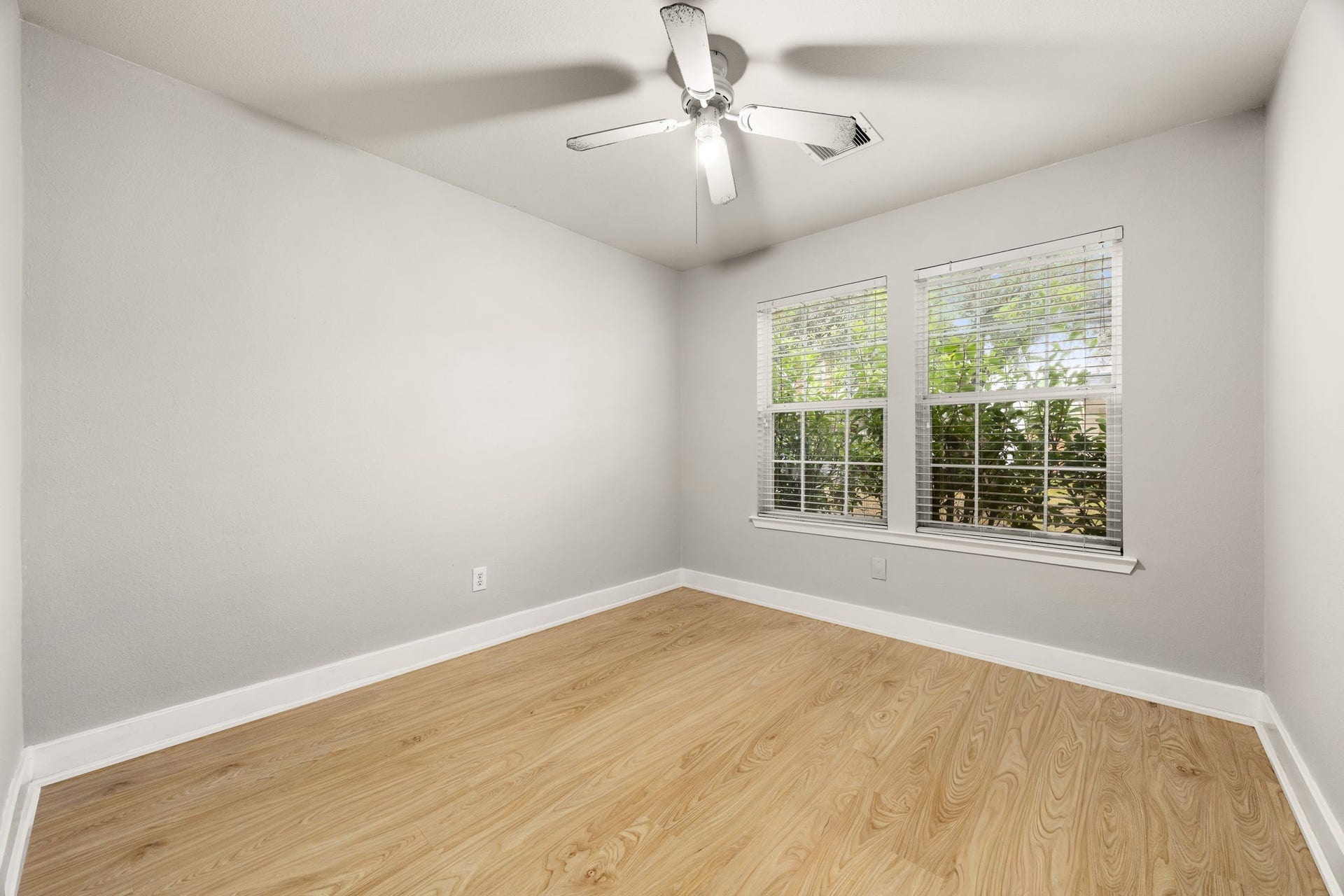 11728 Chanteloup Drive, Houston, TX 77047 11728 Chanteloup Drive, Houston, TX 77047