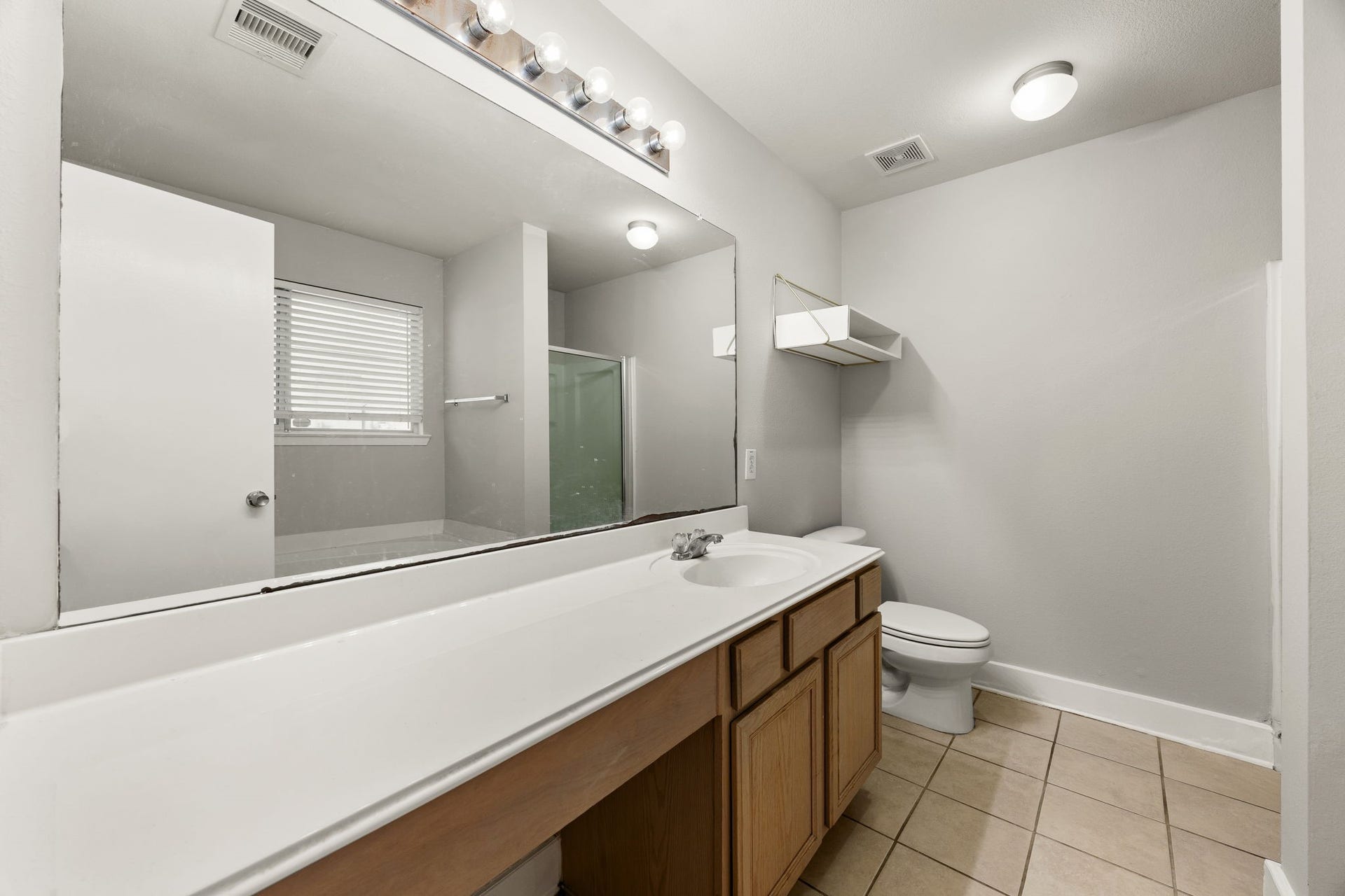 11728 Chanteloup Drive, Houston, TX 77047 11728 Chanteloup Drive, Houston, TX 77047