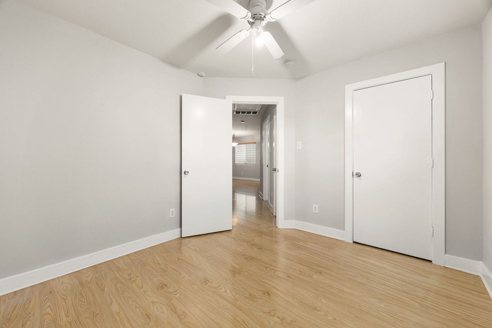 11728 Chanteloup Drive, Houston, TX 77047 11728 Chanteloup Drive, Houston, TX 77047