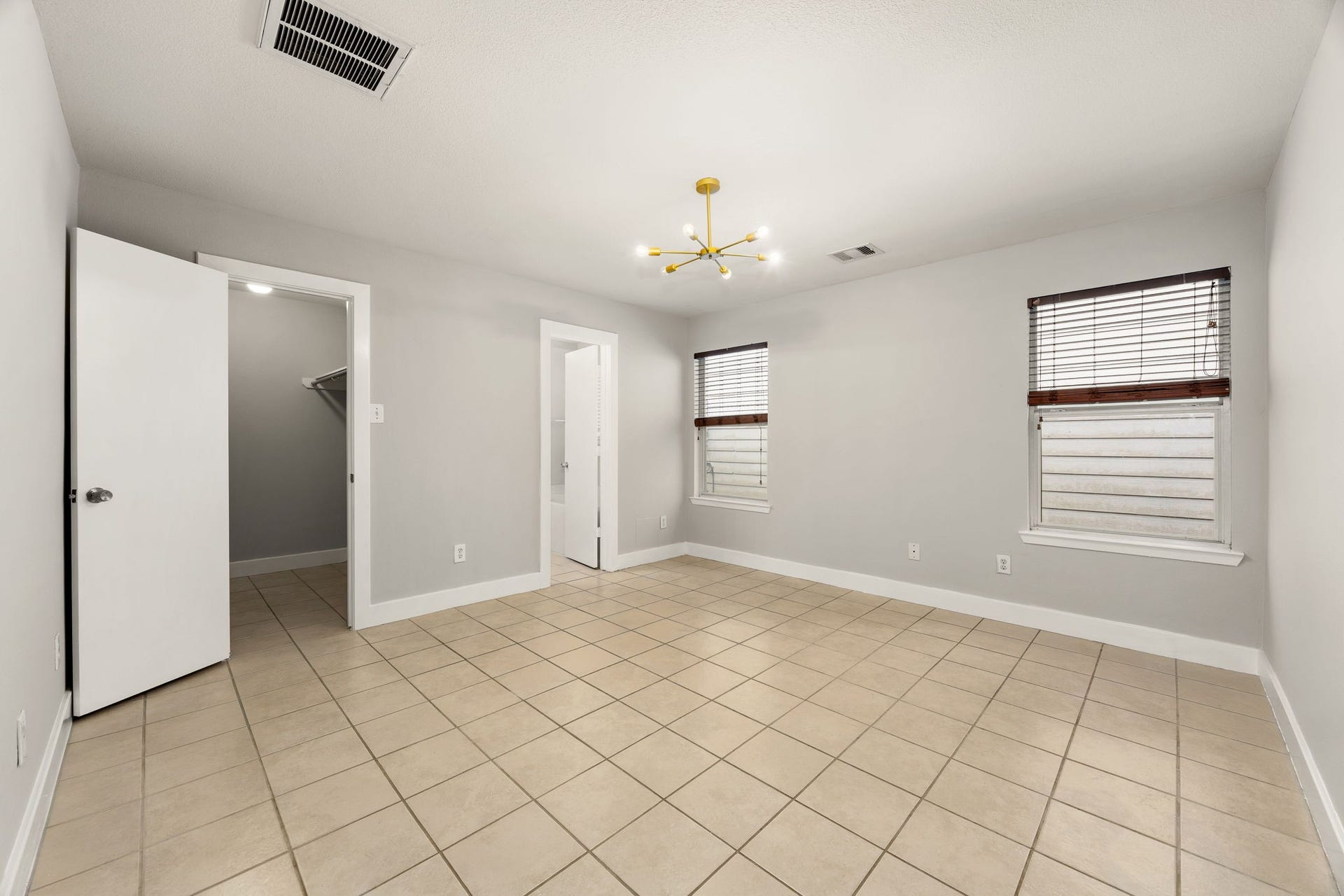 11728 Chanteloup Drive, Houston, TX 77047 11728 Chanteloup Drive, Houston, TX 77047