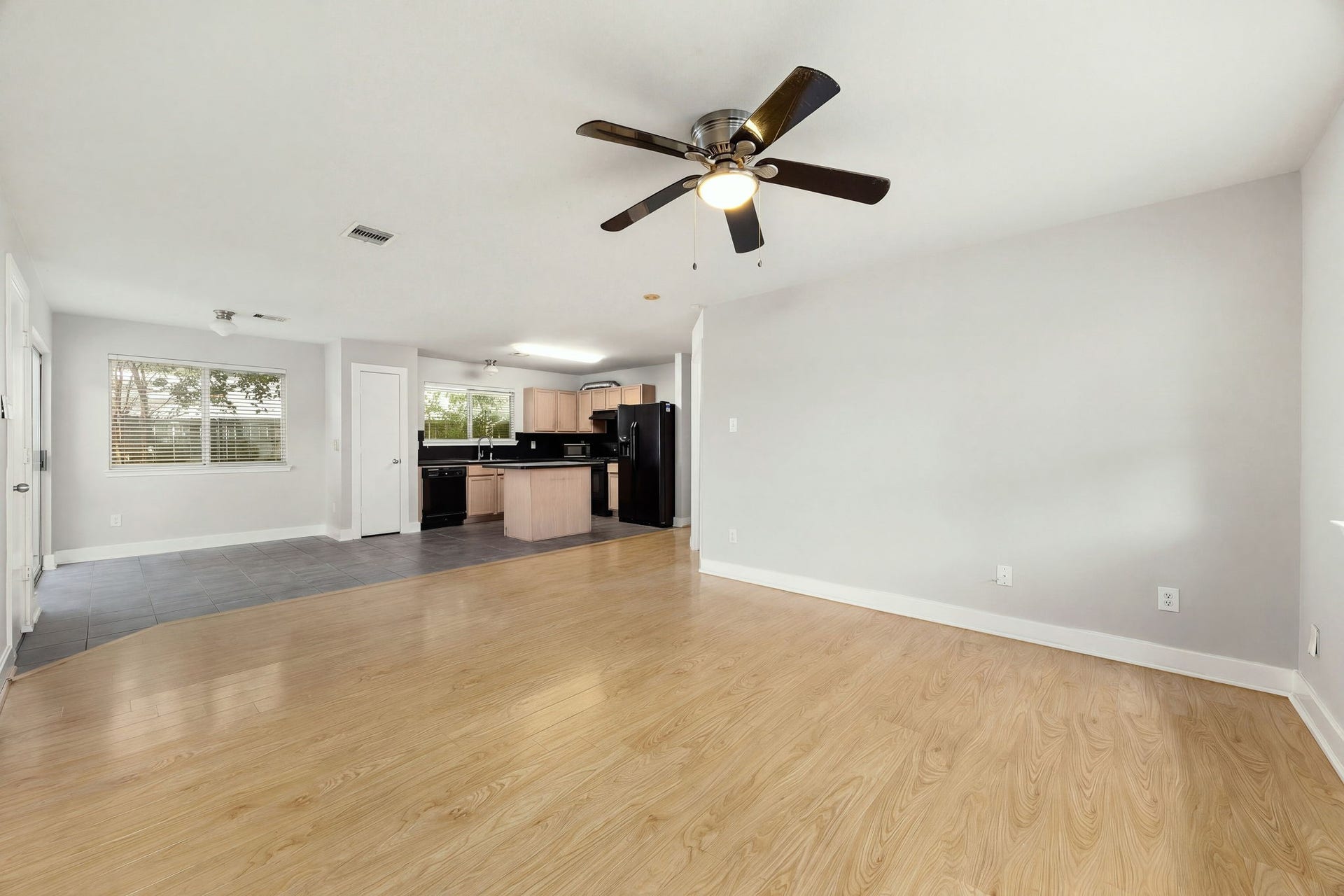 11728 Chanteloup Drive, Houston, TX 77047 11728 Chanteloup Drive, Houston, TX 77047