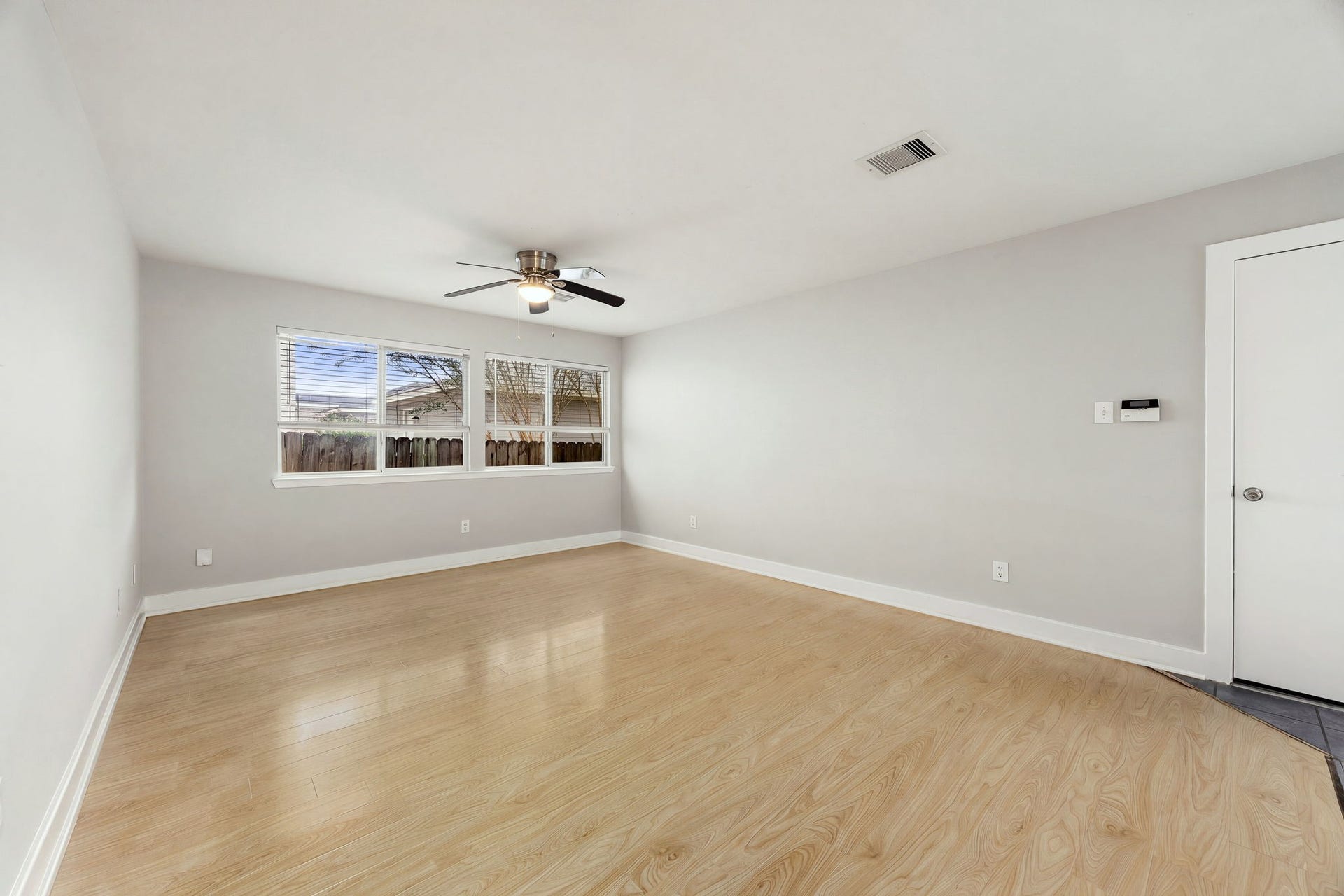11728 Chanteloup Drive, Houston, TX 77047 11728 Chanteloup Drive, Houston, TX 77047